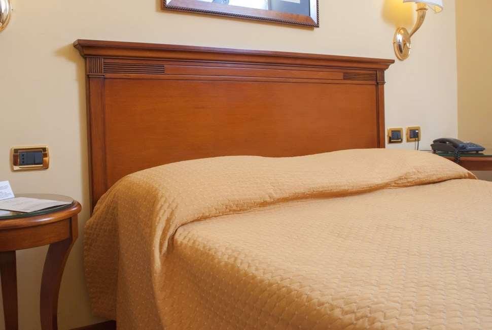 Le Cheminee Business Hotel Napoli Δωμάτιο φωτογραφία