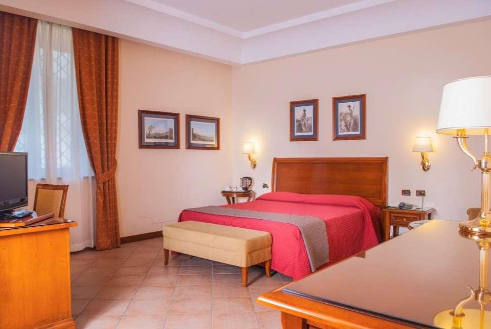 Le Cheminee Business Hotel Napoli Δωμάτιο φωτογραφία